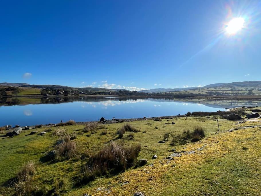Snowdonia Escape Villa Trawsfynydd Exterior photo