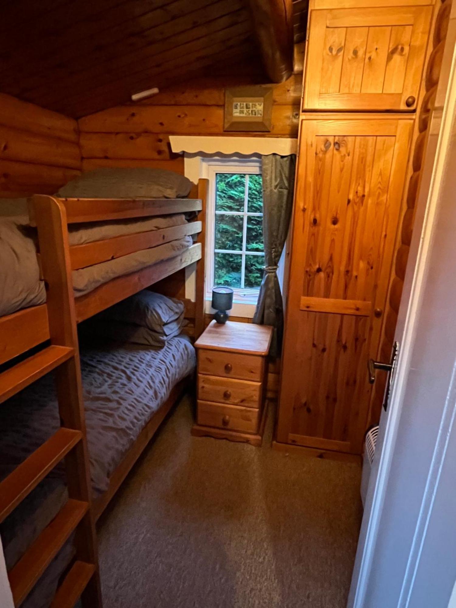 Snowdonia Escape Villa Trawsfynydd Exterior photo